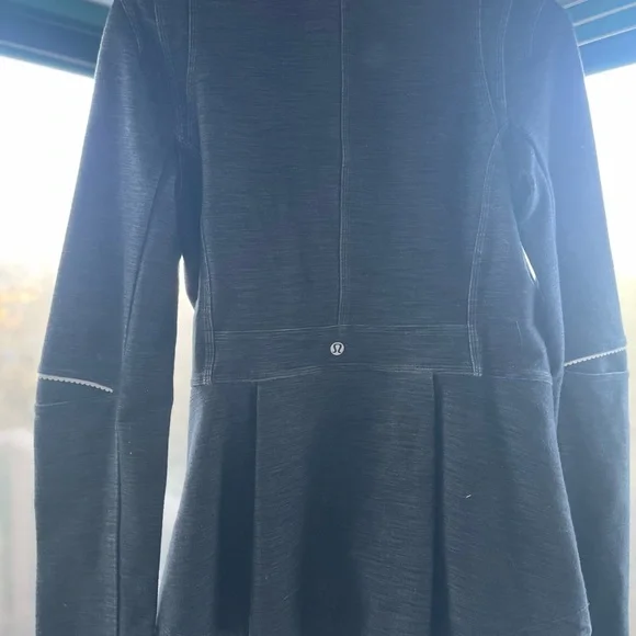 Lululemon Riding jacket size 6 - Picture 2 of 2